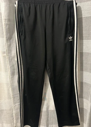 Survêtement Adidas noir, marque: adidas, état: Très bon état, taille: S, 14,00 €, 15,40 € Protection acheteurs incluse