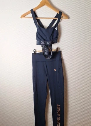 Ensemble brassière + legging Oceans Apart taille XS couleur bleu marine, marque: Oceans Apart, état: Très bon état, taille: XS / 34 / 6, 28,00 €, 30,10 € Protection acheteurs (Pro) incluse