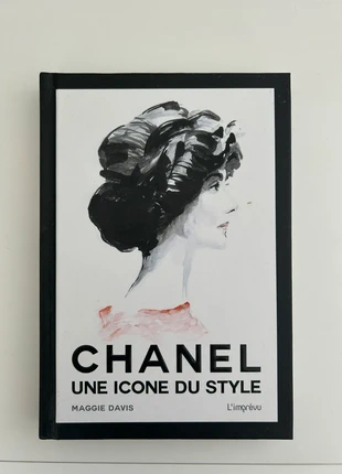 Livre Chanel, état: Neuf avec étiquette, 9,00 €, 10,15 € Protection acheteurs incluse