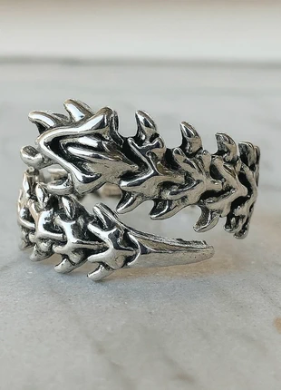 Bague vertèbres argentée gothique • design osseux Y2K, marque: sans marque, état: Très bon état, taille: Ajustable, 5,99 €, 6,99 € Protection acheteurs incluse