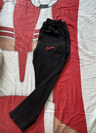 Pantalon nike neuf, marque: Nike, état: Neuf sans étiquette, taille: XS, 13,00 €, 14,35 € Protection acheteurs incluse
