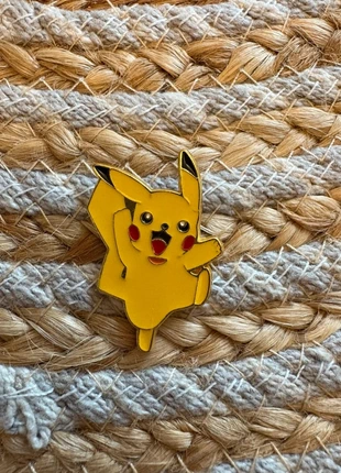 Pins Pokémon Pikachu, marca: Pokémon, estado: Muy bueno, 4,00 €, 4,90 € Protección al comprador Pro incluida