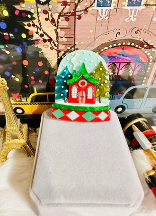 Broche Erstwilder – Maison de Noël Résine vintage authentique, brand: Erstwilder, condition: Very good, €35.00, €37.45 includes Buyer Protection Pro