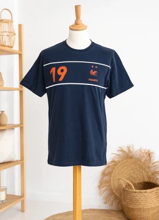 Joli t-shirt manches courtes Benzema, marque: EQUIPE DE FRANCE, état: Très bon état, taille: 12 ans / 152 cm, 4,00 €, 4,90 € Protection acheteurs incluse