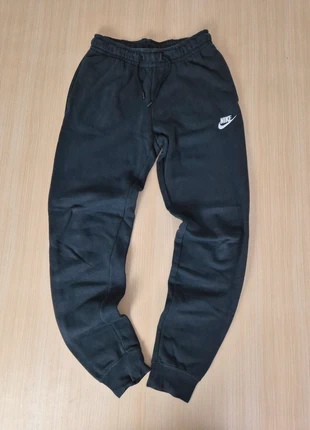 Jogging nike noir logo brodé - Taille XS, marque: Nike, état: Très bon état, taille: XS / 34 / 6, 19,90 €, 21,60 € Protection acheteurs incluse