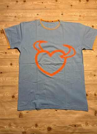camiseta corazón cuernos gris y naranja unisex estilo urbano streetwear tendencia 2025, marque: Vintage Dressing, état: Très bon état, taille: M, 3,89 €, 4,78 € Protection acheteurs incluse