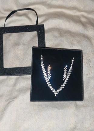 Bijoux zilverkleurige sieraadset voor dames met doosje, merk: Pink, staat: Nieuw met prijskaartje, € 4,00, € 4,90 inclusief Kopersbescherming