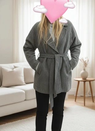 New Very Elegant H&M Devided belted herringbone coat Size L (Original Price €59.99), marque: H&M, état: Neuf sans étiquette, taille: L / 40 / 12, 20,00 €, 21,70 € Protection acheteurs incluse