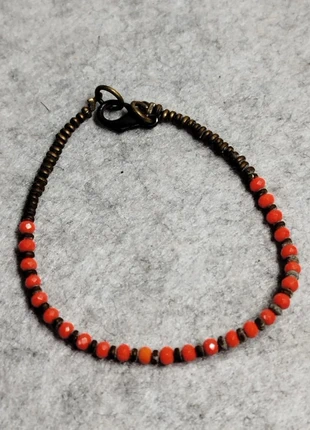 Bracelet métal avec petites perles rouges – Très bon état, brand: Fait Main, condition: Very good, €2.00, €2.80 includes Buyer Protection