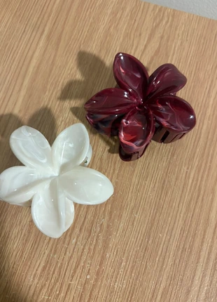 Pince fleur cheveux, marque: Pimkie, état: Neuf sans étiquette, 3,00 €, 3,85 € Protection acheteurs incluse