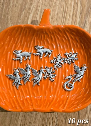 Pendentif sur le thème d'Harry Potter Gryffondor Poufsouffle, staat: Nieuw, € 1,50, € 2,28 inclusief Kopersbescherming