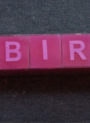 Kaarsjes "Happy Birthday", staat: Nieuw met prijskaartje, € 8,00, € 9,10 inclusief Kopersbescherming