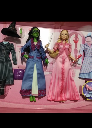 Set poupée wicked sleepover pyjama glinda elphaba, marque: Wicked, état: Très bon état, taille: Taille unique, 115,00 €, 121,45 € Protection acheteurs incluse