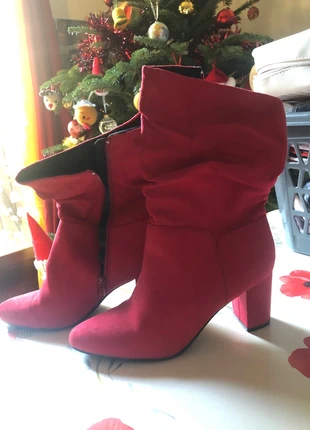 Bottines rouges, marque: Chaussea, état: Très bon état, taille: 39, 8,00 €, 9,10 € Protection acheteurs incluse