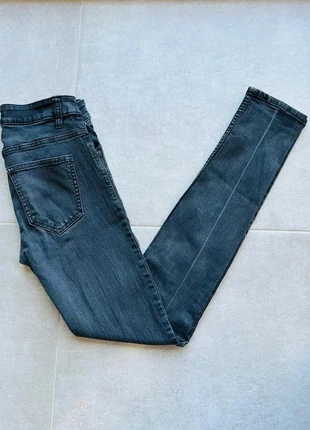 Jeans femme H&M Divided noir taille S, marque: H&M Divided, état: Neuf sans étiquette, taille: S / 36 / 8, 3,00 €, 3,85 € Protection acheteurs incluse