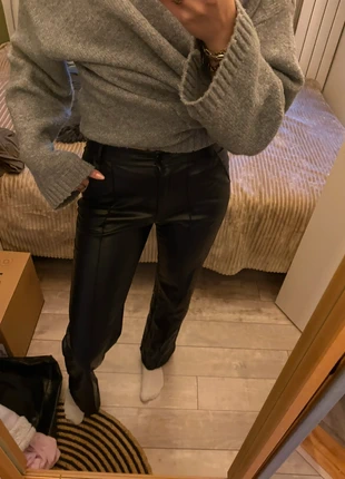 Leren pantalon, merk: EIGHT PARIS, staat: Heel goed, maat: S / 36 / 8, € 10,00, € 11,20 inclusief Kopersbescherming