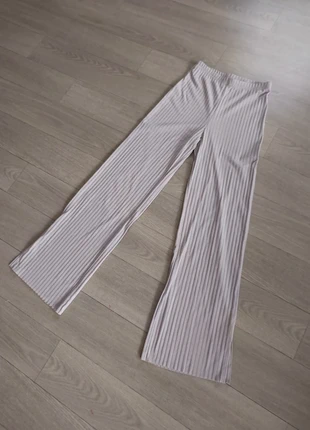 Pantalon fluide H&M taille XS état neuf, brand: H&M, condition: New without tags, size: XS / 34 / 6, €5.00, €5.95 includes Buyer Protection