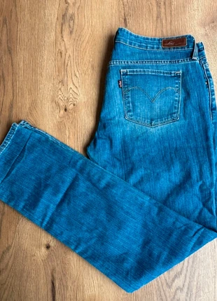 Levi’s 33– Jean Femme Bleu – Taille xxl - W33/L32, merk: Levi's, staat: Heel goed, maat: L / 40 / 12, € 22,00, € 23,80 inclusief Kopersbescherming