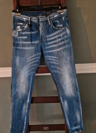 Nieuwe Dsquared2 herenjeans. Maat 46 (S)., marque: Dsquared2, état: Neuf avec étiquette, taille: S, 99,00 €, 104,65 € Protection acheteurs incluse