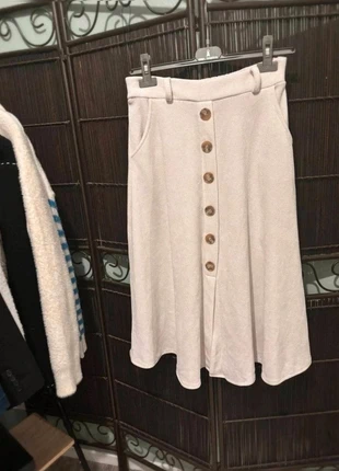 🌸 Jupe midi beige boutonnée – 100% viscose Made in Italy 🌸, merk: Made In Italy, staat: Heel goed, maat: Universele maat, € 35,00, € 37,45 inclusief Kopersbescherming