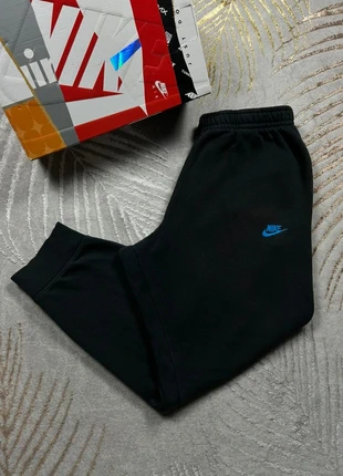 Jogging Nike noir logo brodé Nike bleu, brand: Nike, condition: Very good, size: L, €28.00, €30.10 includes Buyer Protection Pro