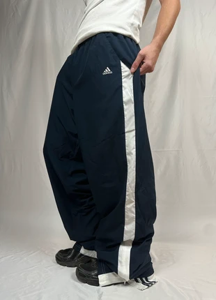 Exclusive Parachute Adidas Vintage Track Pant Nylon | XXL, marque: adidas, état: Très bon état, taille: XXL, 39,00 €, 41,65 € Protection acheteurs (Pro) incluse