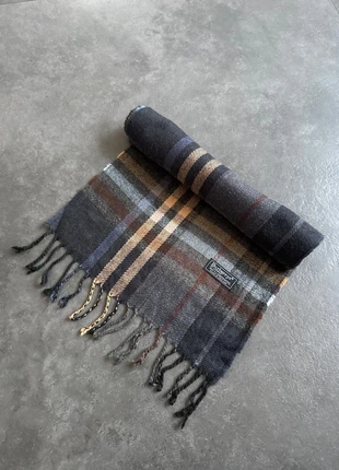 Écharpe burberry noire originale femme 100% laine, marke: Burberry, zustand: Sehr gut, 27,00 €, 29,05 € inklusive Vinted-Käuferschutz