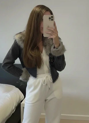 Veste en jean avec col en fourrure - Taille M, brand: Manteaux en fausse fourrure, condition: Very good, size: M / 38 / 10, €49.90, €53.10 includes Buyer Protection