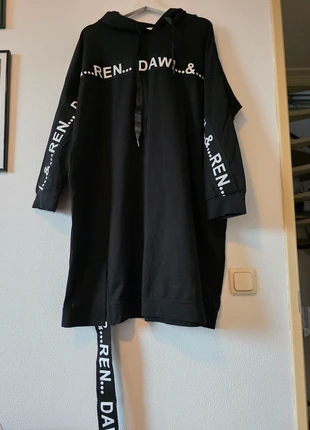 sports dress/ hooded dress/, marque: Made In Italy, état: Très bon état, taille: XXXL / 46 / 18, 12,00 €, 13,30 € Protection acheteurs incluse