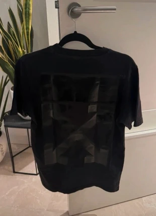 Off-White Rubber Arrows Tee, merk: Off-White, staat: Heel goed, maat: S, € 40,00, € 42,70 inclusief Kopersbescherming