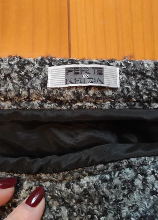 Gonna Krizia, brand: Krizia, condizioni: Nuovo senza cartellino, taglia: XL / IT 46 / EU 42, €28.00, €30.10 include la Protezione acquisti