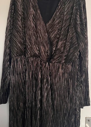 Robe de soirée dorée, marque: Kiabi, état: Très bon état, taille: 4XL / 48 / 20, 9,00 €, 10,15 € Protection acheteurs incluse