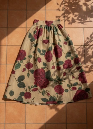 Jupe maxi fluide fleurie – taille M – style bohème romantique, marque: Lioria, état: Très bon état, taille: M / 38 / 10, 44,99 €, 47,94 € Protection acheteurs (Pro) incluse