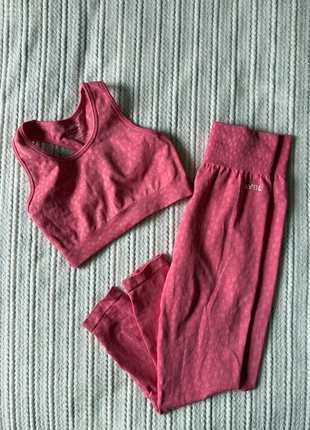 Ensemble rose ABYL, marque: AYBL, état: Très bon état, taille: L / 40 / 12, 35,00 €, 37,45 € Protection acheteurs incluse