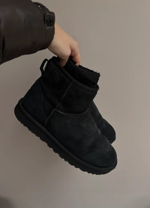Chaussure ugg basse noir - taille 39, brand: UGG, condition: Very good, size: 39, €50.00, €53.20 includes Buyer Protection