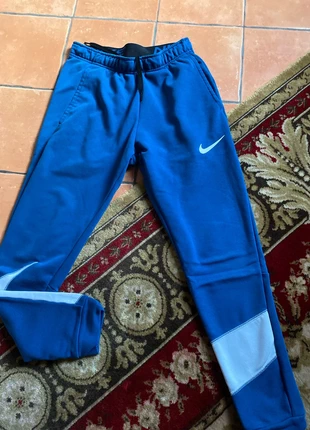 Tuta Nike, brand: Nike, condizioni: Ottime, taglia: S, €7.00, €8.05 include la Protezione acquisti