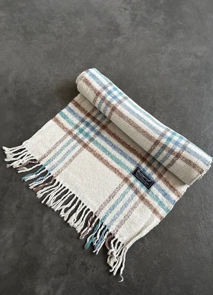 Écharpe burberry femme originale blanche 100% laine, marke: Burberry, zustand: Gut, 23,00 €, 24,85 € inklusive Vinted-Käuferschutz