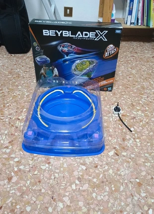 Arena Drop Attack BeybladeX con 1 lanciatore, marque: Beyblade, état: Très bon état, taille: Prématuré, jusqu'à 44cm, 30,00 €, 32,20 € Protection acheteurs incluse