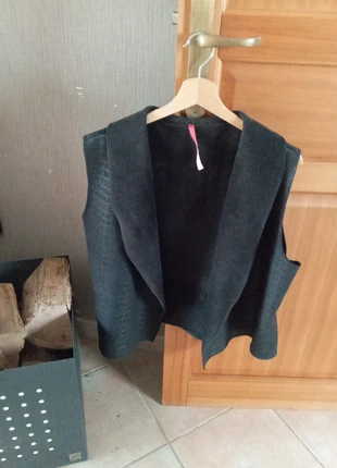 Gilet sans manche taille 46/48, marque: La Voila, état: Très bon état, taille: XXXL / 46 / 18, 6,00 €, 7,00 € Protection acheteurs incluse