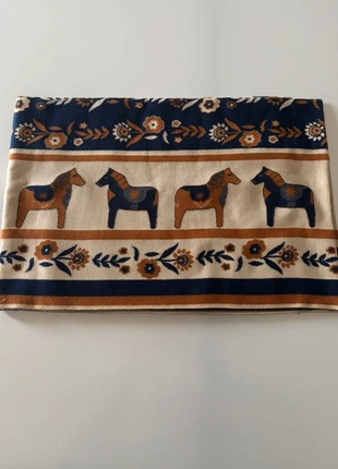 Chales luxueux motif équestre, marke: Charlotte Coquerel, zustand: Neu, mit Etikett, 20,00 €, 21,70 € inklusive Vinted-Käuferschutz