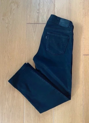 Jean Lévis 712 slim noir W25, marke: Levi's, zustand: Sehr gut, größe: XS / 34 / 6, 22,00 €, 23,80 € beinhaltet Vinted-Käuferschutz Pro