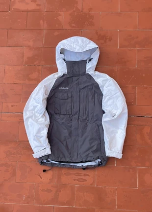 gorpcore shelljacket columbia skii & snowboard white & grey, marque: Columbia, état: Très bon état, taille: S, 50,00 €, 53,20 € Protection acheteurs incluse