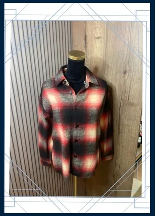 Surchemise ou chemise ONLY – carreaux rouge/noir/camel, coupe loose, marque: ONLY, état: Très bon état, taille: S / 36 / 8, 7,00 €, 8,05 € Protection acheteurs incluse