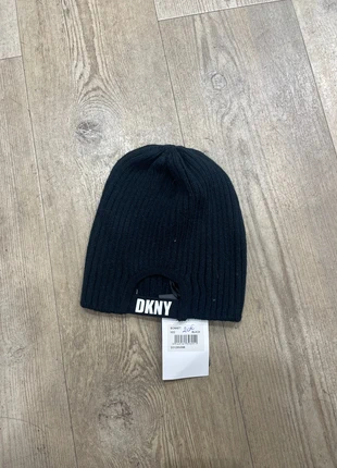 Bonnet DKNY - taille unique - 20 euros, marca: DKNY, estado: Muy bueno, tamaño: Talla única, 20,00 €, 21,70 € Protección al comprador Pro incluida