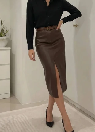 Jupe midi fendue en simili cuir marron, coupe chic taille L, marque: shawly, état: Très bon état, taille: L / 40 / 12, 46,90 €, 49,95 € Protection acheteurs incluse