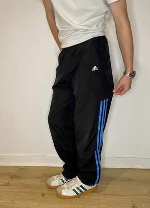 Parachute TrackPant Exclusive Vintage Adidas Noir | M, brand: adidas, condition: Good, size: M, €21.00, €22.75 includes Buyer Protection