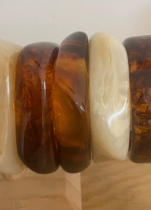 Bracelets de 6,4cm de diamètre à 4€ PIÈCE, ambre et ivoire, neufs, marca: Boutique Parisienne, estado: Novo sem etiquetas, €4.00, €4.90 inclui Proteção do Comprador