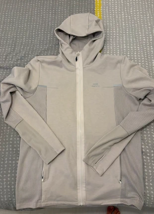 Veste Kalenji, marque: Kalenji, état: Très bon état, taille: L, 9,00 €, 10,15 € Protection acheteurs incluse