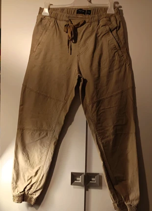 Pantalone uomo, merk: Pull & Bear, staat: Heel goed, maat: L, € 9,00, € 10,15 inclusief Kopersbescherming