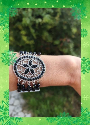 Bracelet manchette - perles noires & médaillon argenté ajouré, marca: Vintage Boutique, estado: Muito bom, €11.00, €12.25 inclui Proteção do Comprador Pro